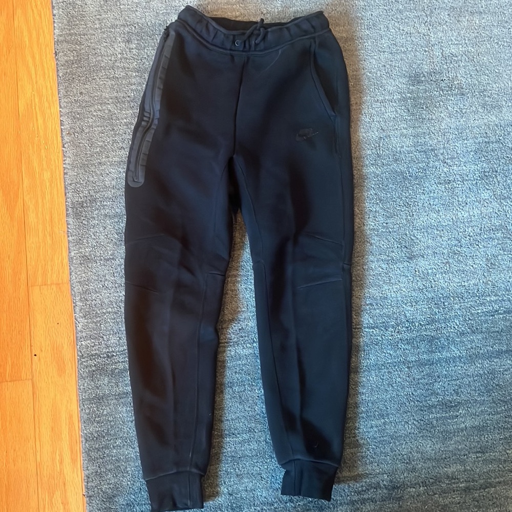 Nike Men's Tech Fleece Slim Fit Jogger Sweatpants - Black